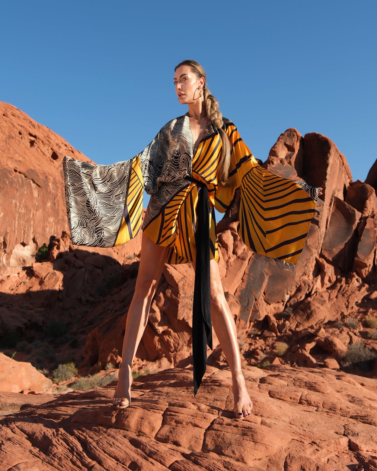 Minerva - Short gold printed Kaftan dress