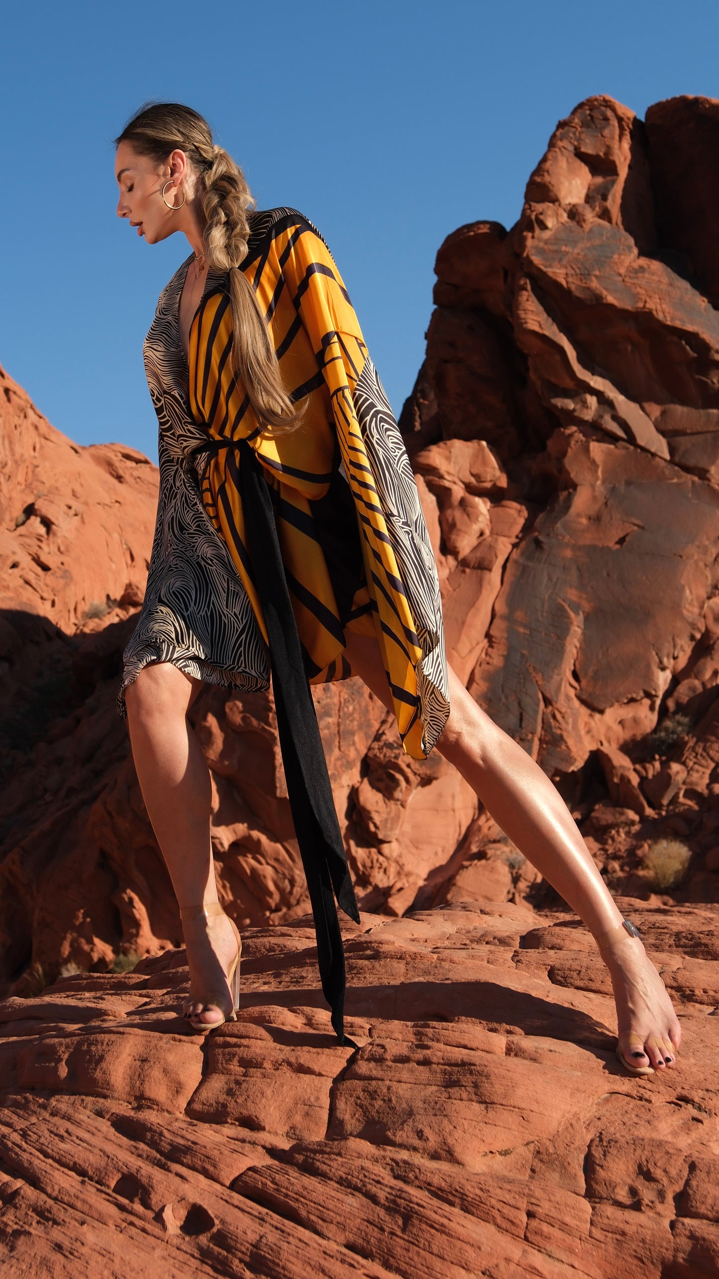 Minerva - Short gold printed Kaftan dress
