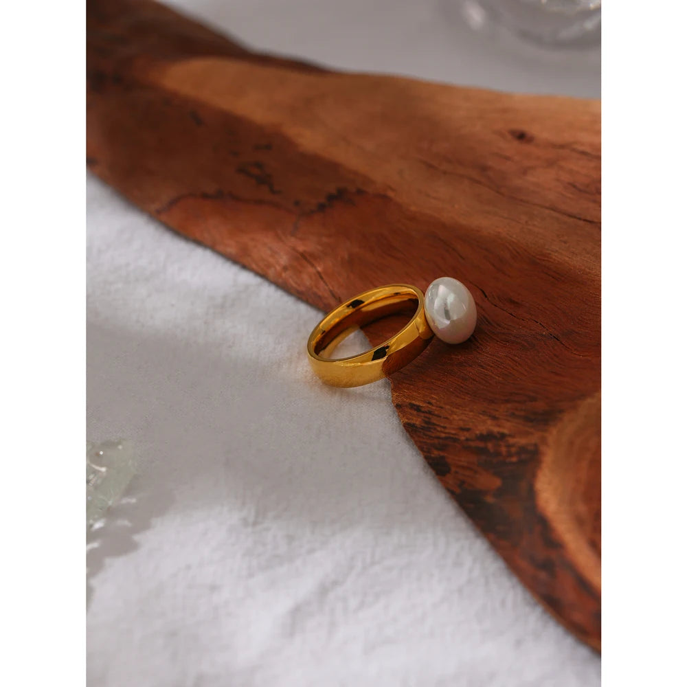 Elegant Shell Pearl Ring Fashion Gold Stainless Steel Metal Texture PVD 18 K Gold Plated Geometric Charm Jewelry Women Engagement