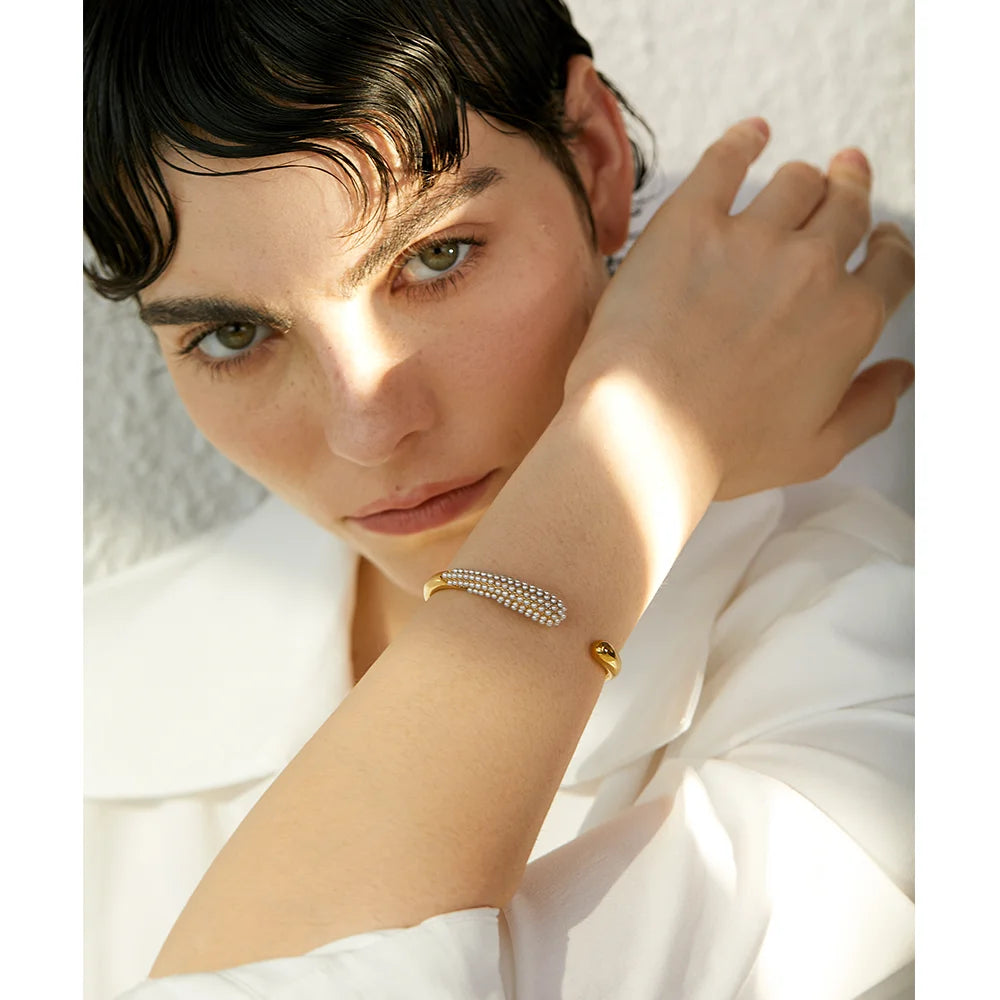 Elegant Imitation Pearls Geometric Stainless Steel PVD 18K Gold Plated Cuff Bracelet Bangle Personalized Texture Jewelry Gift