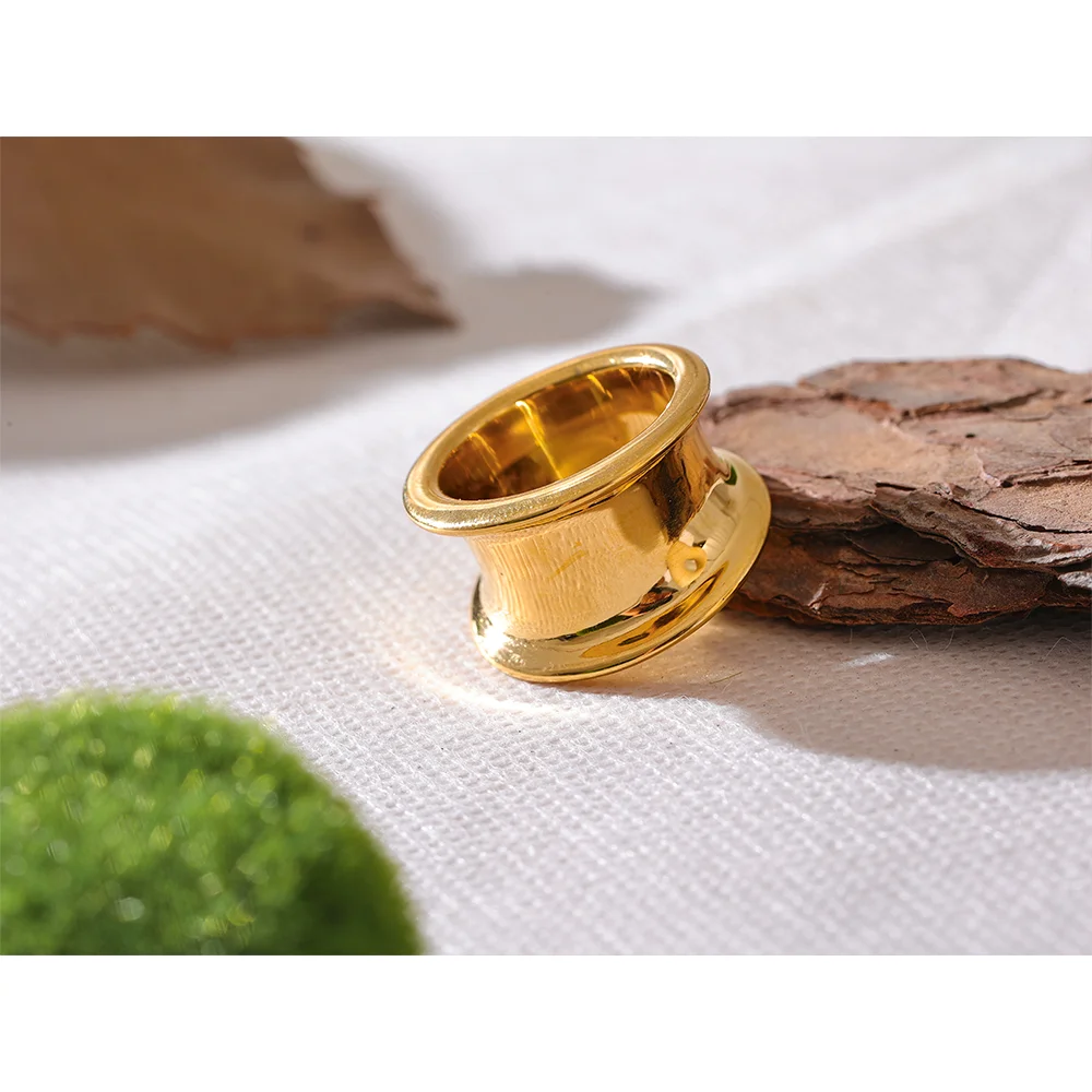 Stylish Unique PVD 18K Gold Plated Stainless Steel Round Wide Ring Stain Less Sleek Metal Individualistic Unusual Jewelry High Quality Gift
