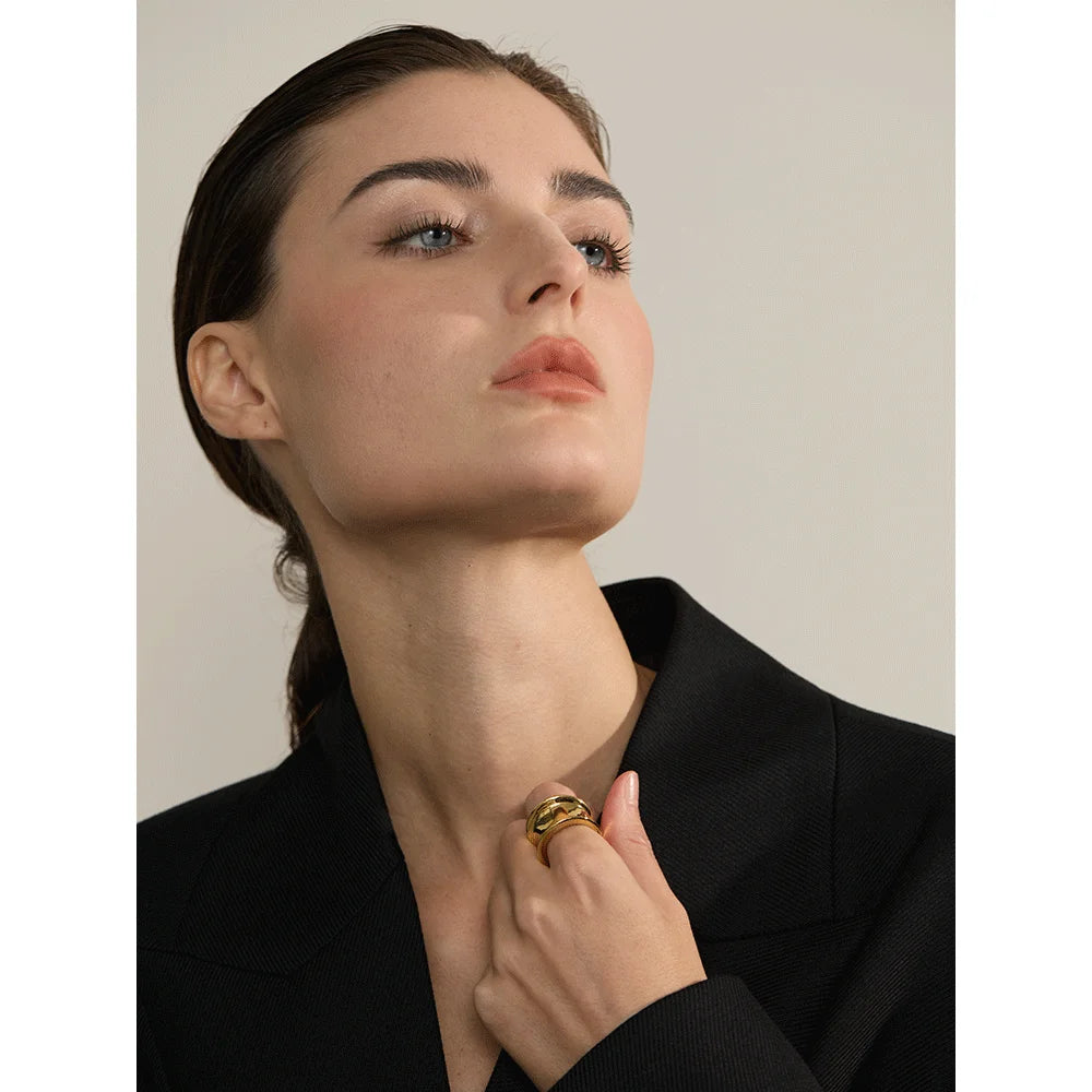 Stylish Unique PVD 18K Gold Plated Stainless Steel Round Wide Ring Stain Less Sleek Metal Individualistic Unusual Jewelry High Quality Gift