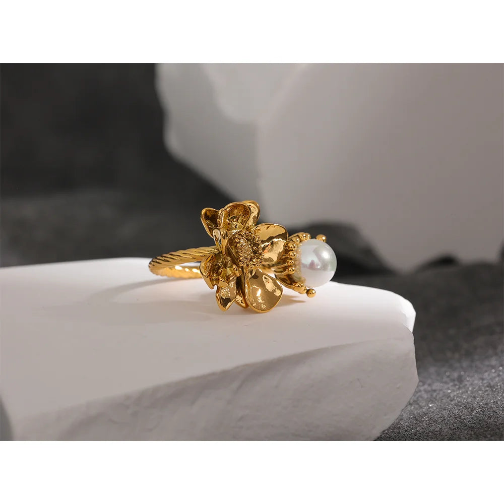 Stainless Steel Fashion Charm Flower Ring for Women Personality Statement Finger PVD 18K Gold Plated Color Waterproof Jewelry Accessories